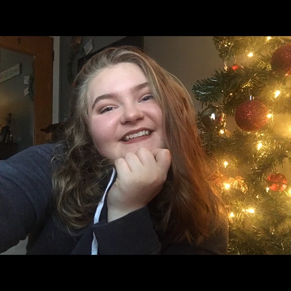 Meet your Posher, Gwen - Picture 1 of 1